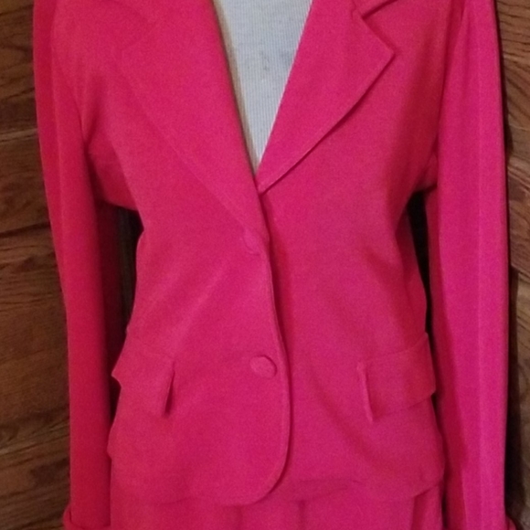 vtg 1990s Red skirt and jacket set - Picture 2 of 9